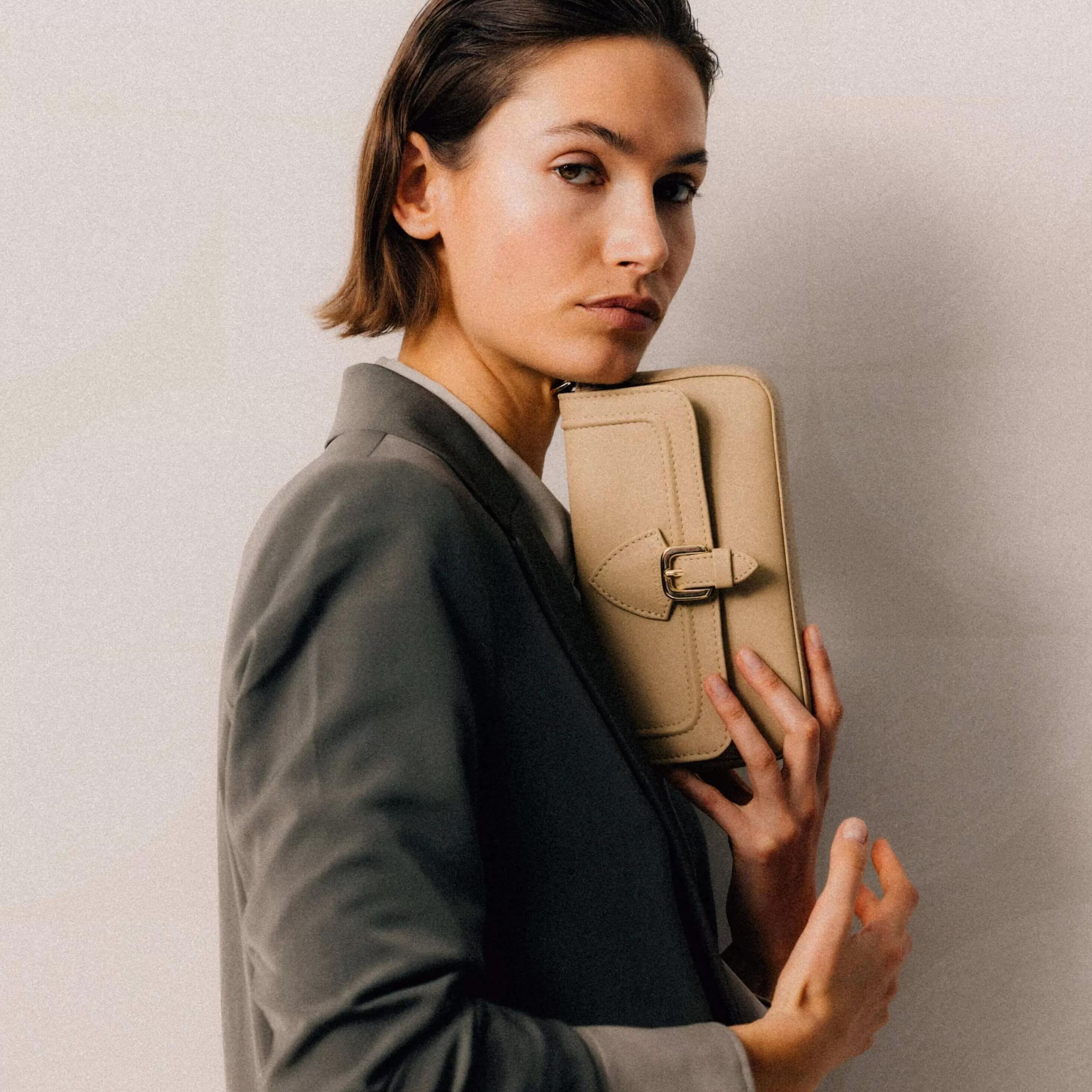 Flow Mini - Shoulder Bag - Sandy Beige Corn Leather