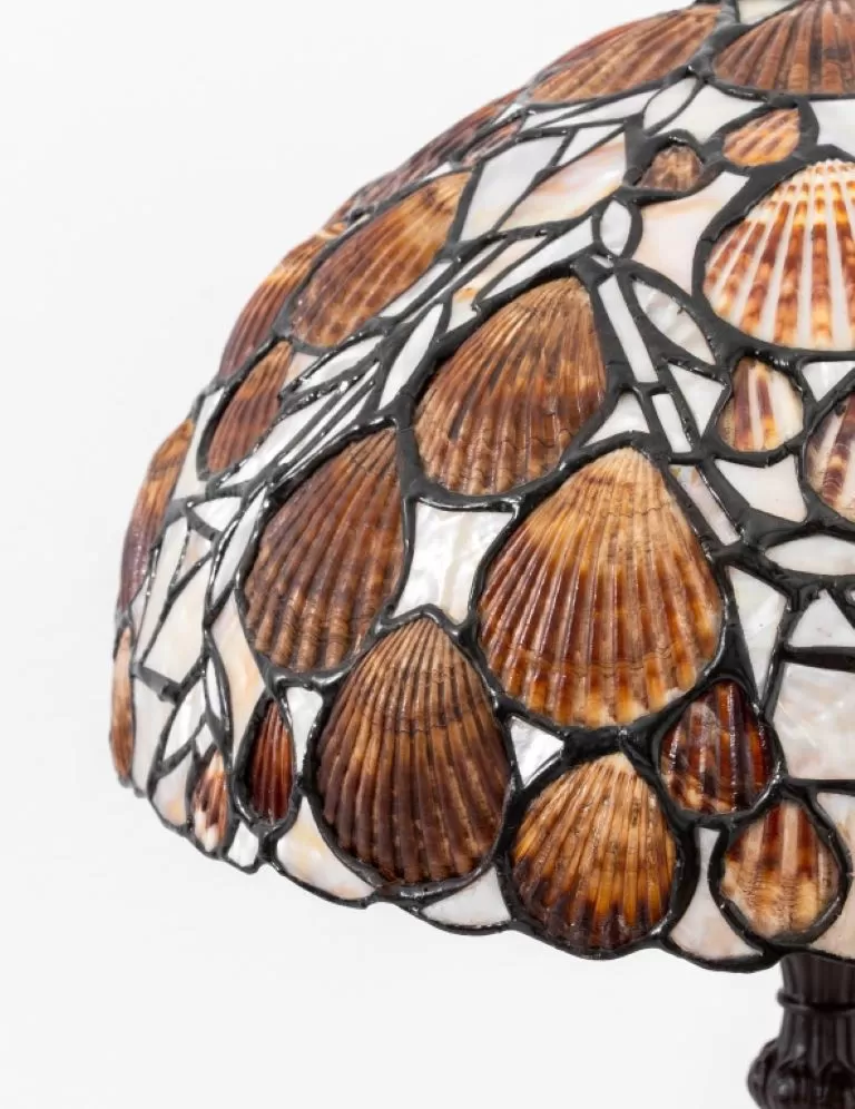 Hoosin Style Seashell & Mother of Pearl Table Lamp