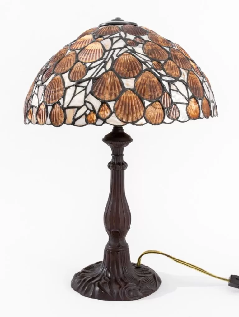 Hoosin Style Seashell & Mother of Pearl Table Lamp